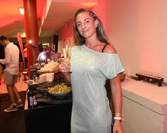 Bývalá zápasnice Oktagonu ve 40 poprvé mámou: Těhotenství se Dostálové povedlo celých 9 měsíců tajit. Michaela řekla jak