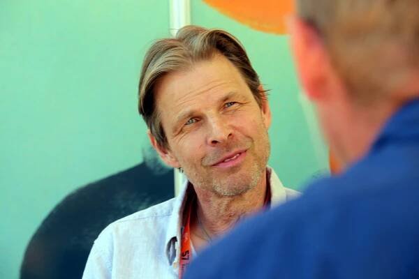Před režií dal Daniel Bergman přednost záchraně životů