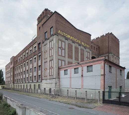 PARDUBICE – PROMĚNA AUTOMATICKÝCH MLÝNŮ – KAPACITA NAPLNĚNA — Den architektury Archív