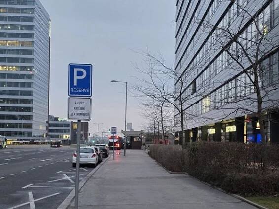Elektromobily (EV) - Médium.cz