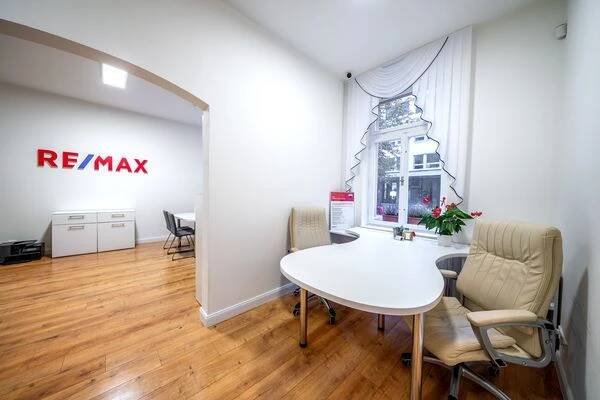 RE/MAX Glorion Karlovy Vary foto 3