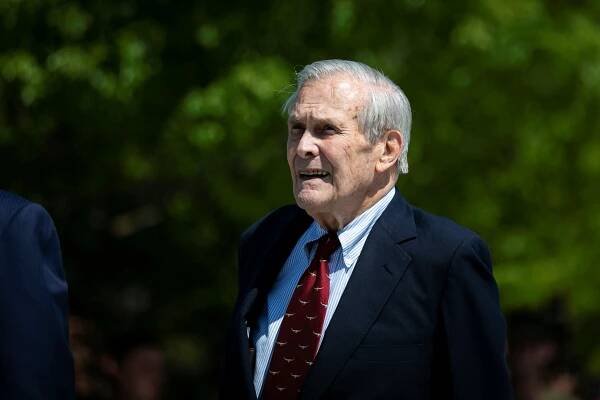 Bývalý americký ministr obrany Donald Rumsfeld zemřel... | iROZHLAS - spolehlivé zprávy