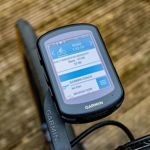 Grab a Memorial Day deal on the Garmin Edge 840 Solar GPS cycling computer – with $200 off at Walmart