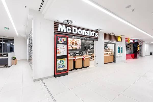 McDonald's otvírá 100. tuzemskou pobočku, v Opavě je ve food courtu