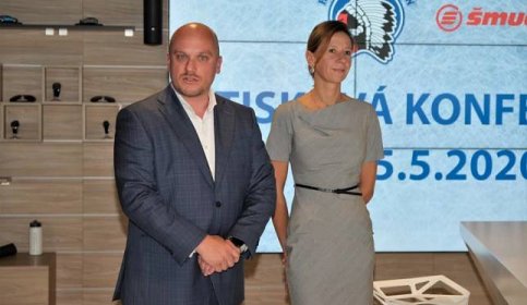 FOTOGALERIE: Podpis partnerské smlouvy mezi HC Škoda Plzeň a Autocentrum Jan Šmucler | FOTOGALERIE: Podpis partnerské smlouvy