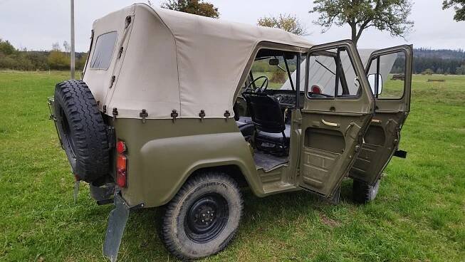 UAZ 469 IV. – Obvodní Oddělení Veřejné Bezpečnosti Strnadice