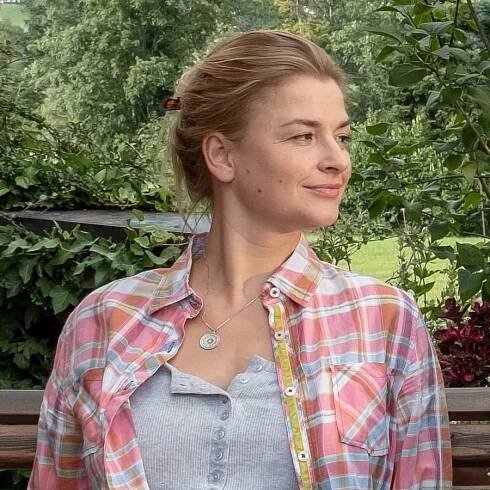 Anne Meierling - Der Bergdoktor - Offizieller Fanclub zur beliebten ZDF-Reihe