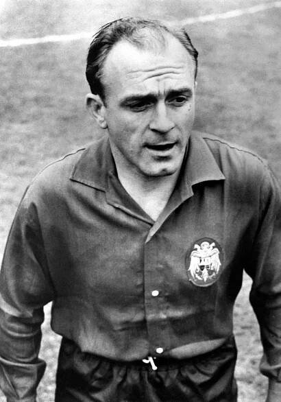 Forward Player Alfredo Di Stéfano Wallpaper