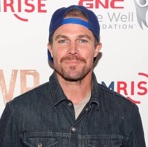 Arrowverse stars hit out at Stephen Amell over controversial strike comments
