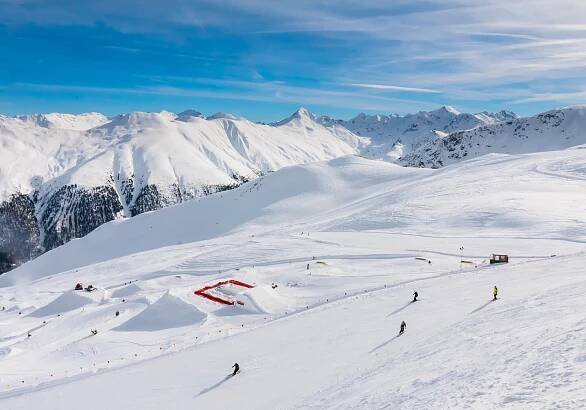 Lyžařská oblast Livigno nabízí značnou škálu zábavných sjezdovek včetně dvou snowparků