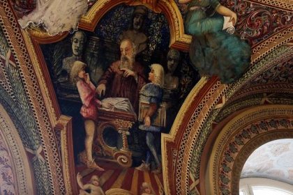 Olomouc pustí turisty do freskového sálu, orloj a radnici najdou za plotem