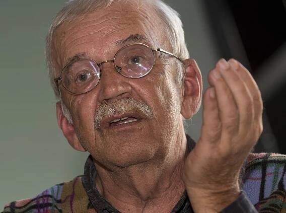 Vo veku 75 rokov zomrel herec, režisér a divadelný pedagóg Dušan Kaprálik. Pôsobil vo viacerých...