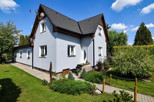 Prodej rodinného domu, dispozice 4+kk, 125 m2, pozemek 676 m2