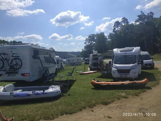 Kemp Wilsonka - Dalešická přehrada 06/2022 - Caravan24.cz