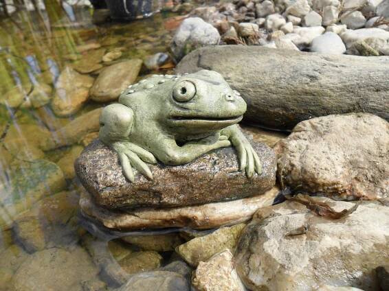 Žába 2 - dekorace k jezírku z umělého kamene, Frog Teichdekoration