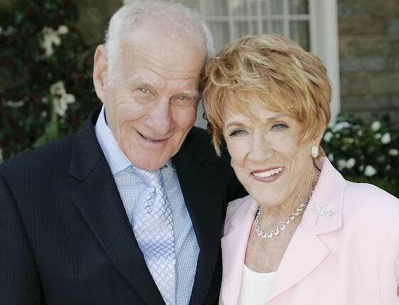 Jeanne Cooper, Michael Fairman "The Young and the Restless" Set Location CBS Radford Studios Los Angeles 7/23/10 ©sean smith/jpistudios.com 310-657-9661