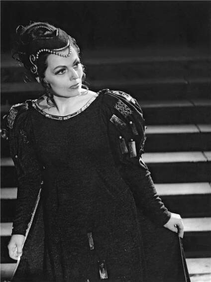 Netrhat zelená jablka jako zralá. Sopranistka Eva Zikmundová slaví 85. narozeniny | Opera PLUS