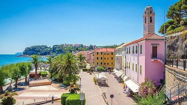 Savona je italské město v oblasti Ligurie, hlavní město stejnojmenné provincie.