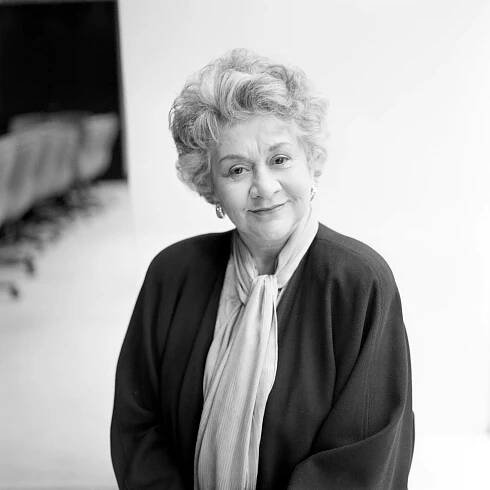 Actress Joan Plowright, a celeb who lived until 95, poses for photographs.