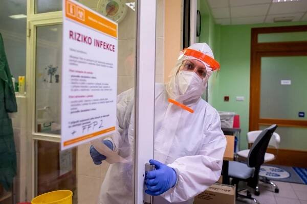 Česko má objednanou vakcínu proti covidu pro 11 milionů lidí. Pfizer ztrojnásobí dodávky