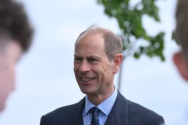 Návštěva prince Edwarda v ČR končí: Uctil i památku výsadkářů, kteří podnikli atentát na Heydricha