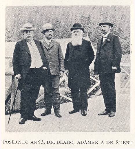 Soubor:Josef Anýž, Pavel Blaho, Karel Adámek a Eduard Šubrt v Luhačovicích 1911.JPG – Wikipedie