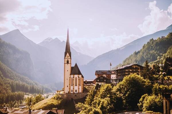 heiligenblut-am-grossglockner-im-nationalpark-hohetauern