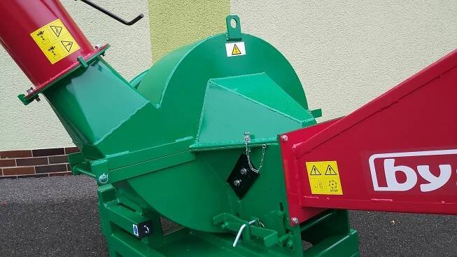 Štěpkovače za traktor / malotraktor BARAKUDA S PŘIPOJENÍM VLEČKY