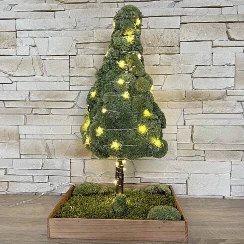 Mechový Vánoční stromek 50cm/50led se zahrádkou | Nastrojan.cz - rychlý a pohodlný nákup