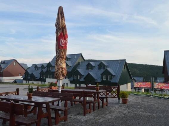 APARTMÁNY HORNÍ MÍSEČKY 1035 M.N.M. Restaurace u apartmánů