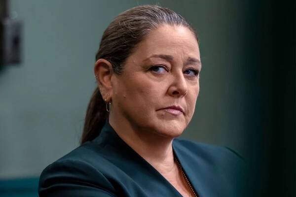 LAW & ORDER -- "Almost Famous" Episode 22012 -- Pictured: Camryn Manheim as Lt. Kate Dixon