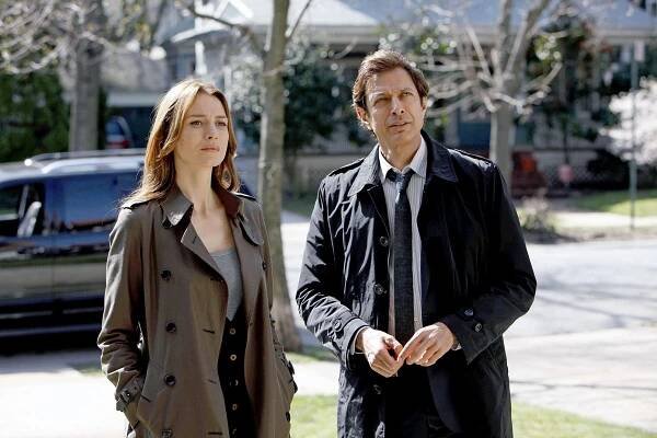 Zákon a pořádek: Zločinné úmysly - Učedník - Z filmu - Saffron Burrows, Jeff Goldblum