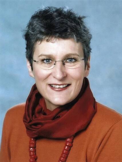 Portraitfoto von Sabine Mandak