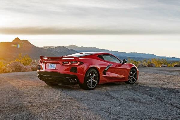 Chevrolet Corvette: Podrobné specifikace vozidel & Interaktivní nástroj pro srovnání