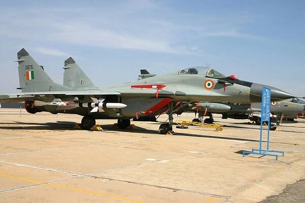 Letoun MiG-29 v barvách indického letectva.