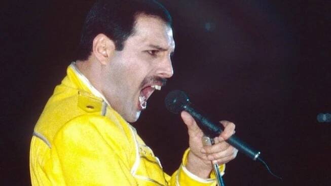 Freddie Mercury by se dnes dožil 73 let: Připomeňte si jeho divoký život i osudové lásky – Lifee.cz