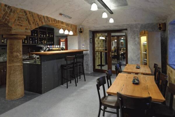 Bernard PUB U Bílého Lva | tradiční české i mezinárodní speciality nedaleko Břevnovského kláštera