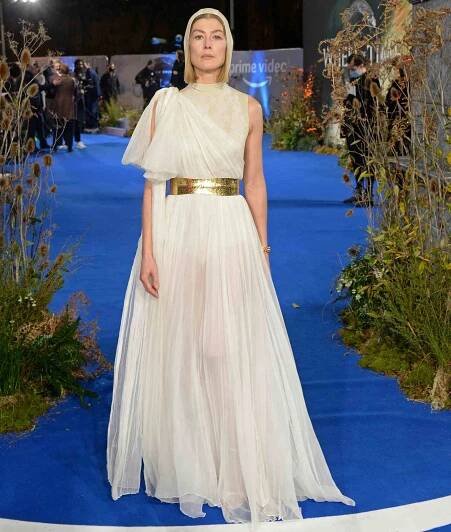 Rosamund Pike