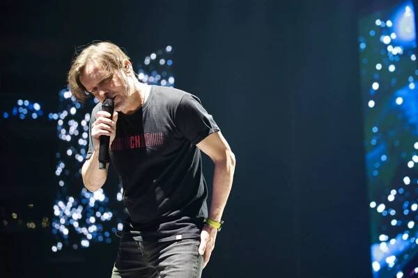 FOTOREPORT: Chinaski oslavili v O2 areně třicet let, fanouškům nabídli stejný počet hitů