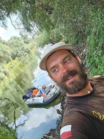 Moře na dohled. Dobrodruh Zdeněk Slouka z Blanenska už pluje deltou Dunaje.