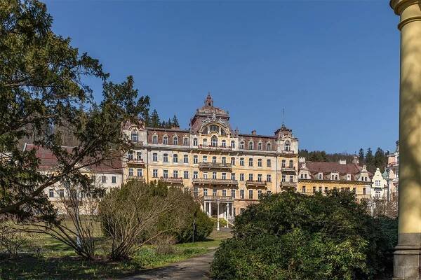 Fotografie - Bývalý lázeňský dům Kavkaz - Goethovo náměstí Mariánské Lázně - 28.04.2021