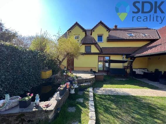 Prodej dvougeneračního domu s byty 3+kk a 4+kk, Újezd u Boskovic, okres Blansko
