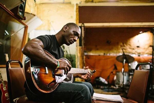 Na Blues Alive zahrají Cedric Burnside, Eric Bibb či Albert Castiglia - PLAY.CZ