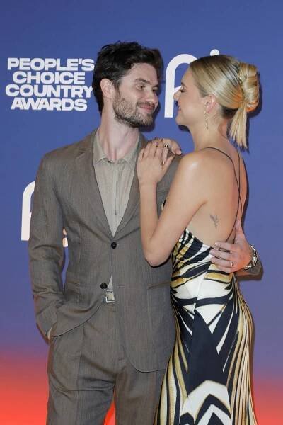 2024 People's Choice Country Awards Red Carpet Photos