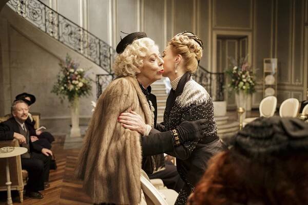 Kolekce - Uvedení na trh - Z filmu - Frances de la Tour, Sarah Parish