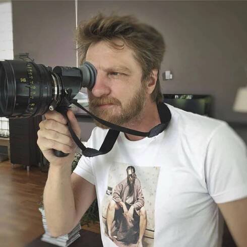 „Ono tě to nase*e!“ Režisér filmu Po čem muži touží ve válce s YouTube! Web ho obvinil z podvodu