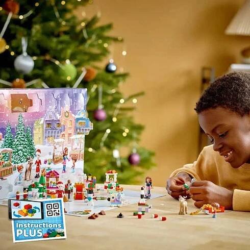 LEGO FRIENDS Adventní kalendář rozkládací s herní plochou 41706