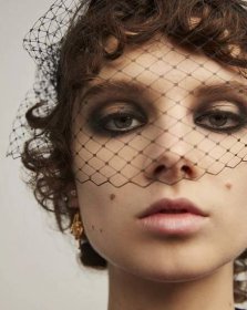 Jak zopakovat poetické kouřové oči z přehlídky Dior ve Versailles, pokyny krok za krokem od vizážistky značky - Novinky