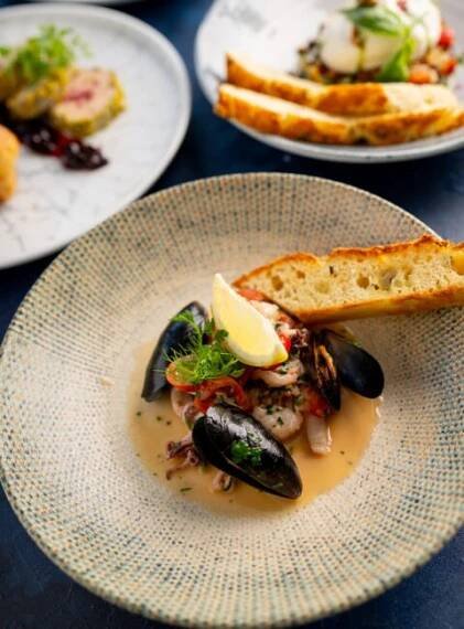 Zážitek z moderní gastronomie v Praze. Navštivte restauraci Rosmarina a dopřejte si fine dining v příjemném prostředí na břehu Vltavy.