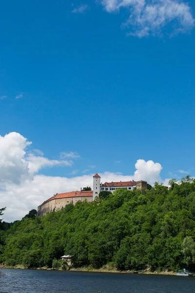 Hrad Bítov: Historie, pamětihodnosti a tipy na výlet - www.dnesnivylet.cz Tip na výlet pro celou rodinu.